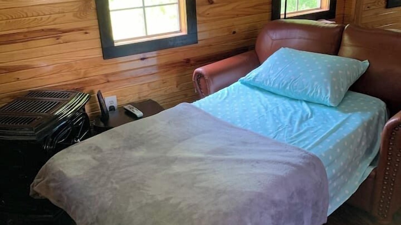 Photo of Bedroom in Eminence