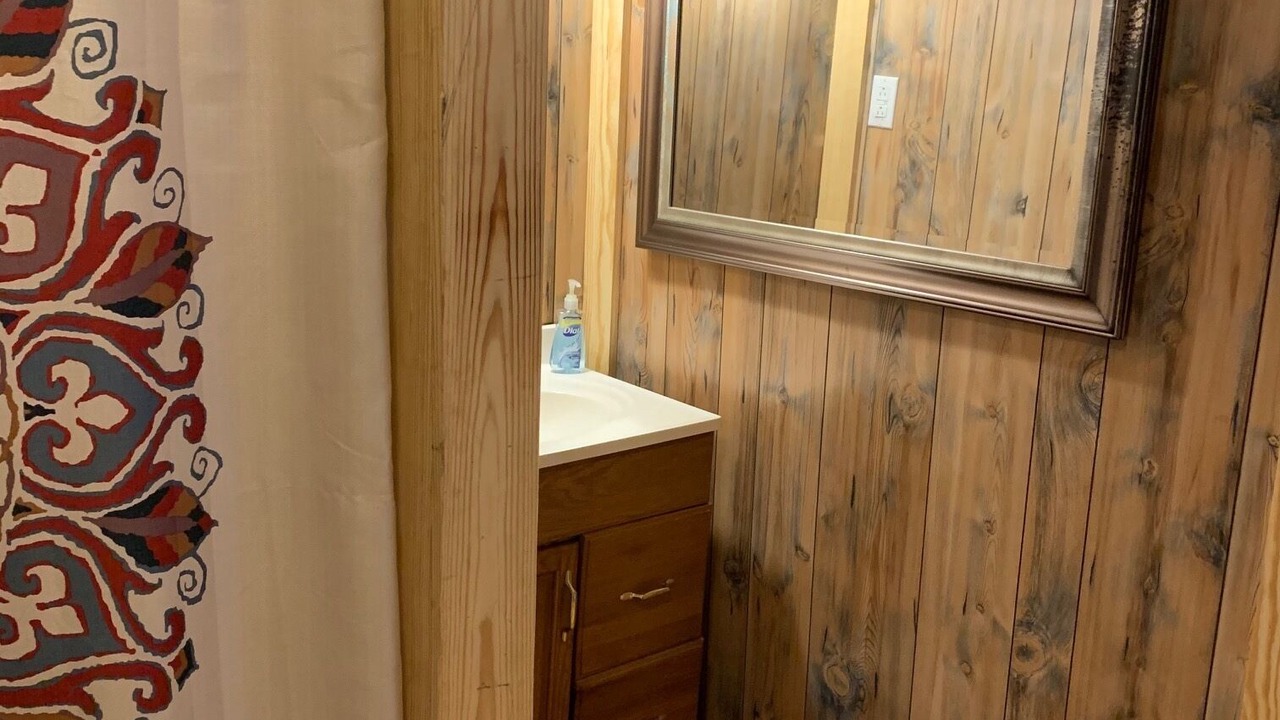 Photo of Bathroom in Broaddus