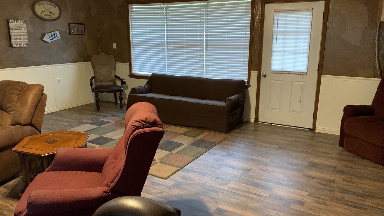 Photo of Livingroom in Broaddus