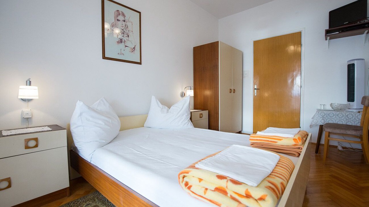Photo of Bedroom in Punat