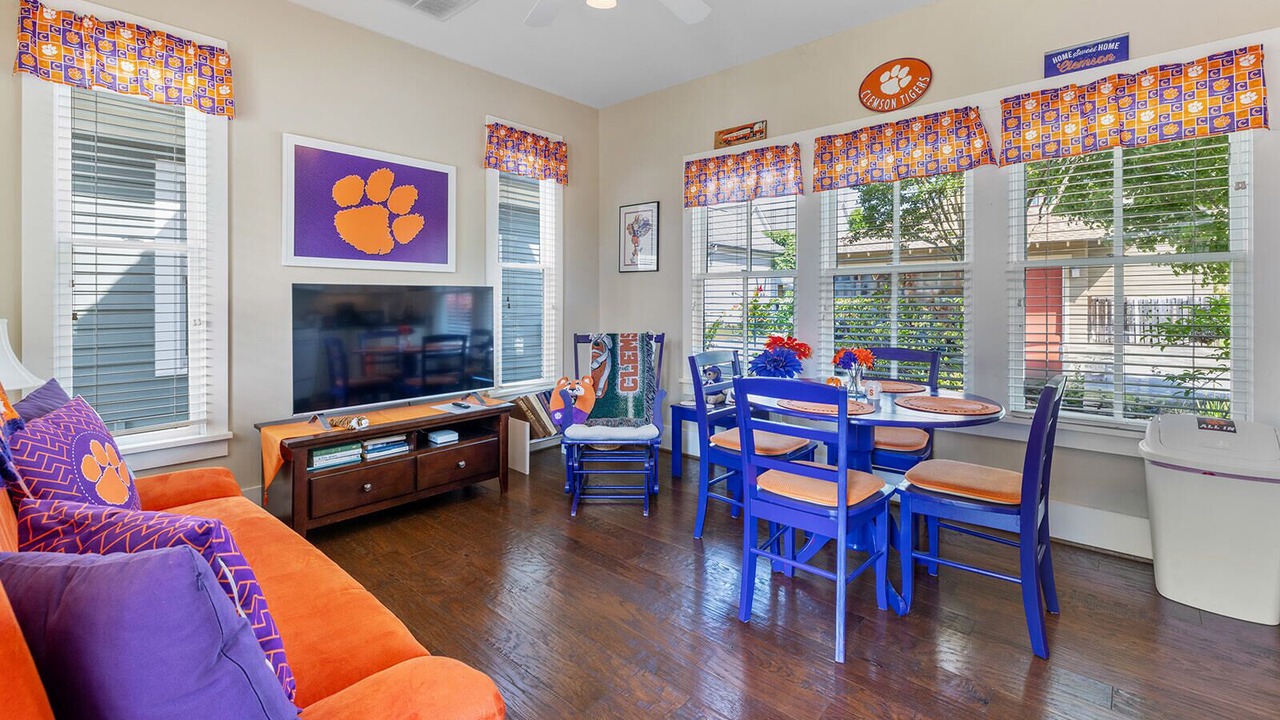 Photo of Livingroom in Clemson