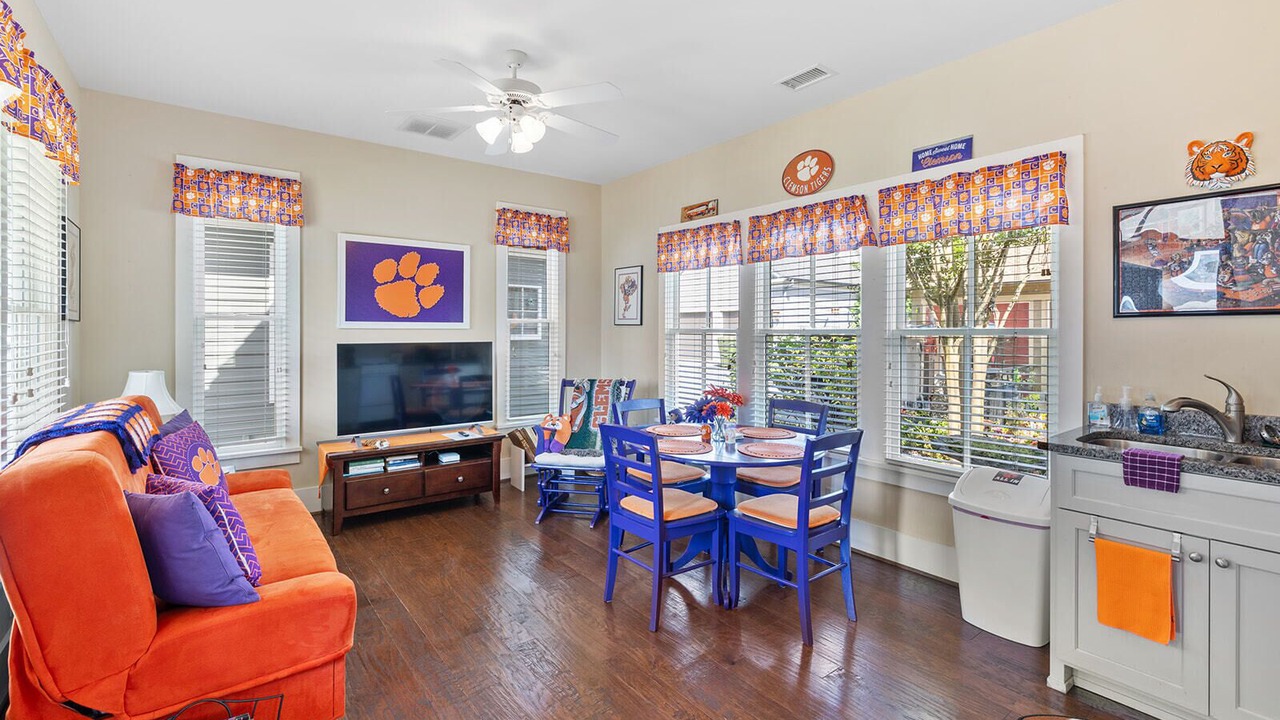 Photo of Livingroom in Clemson