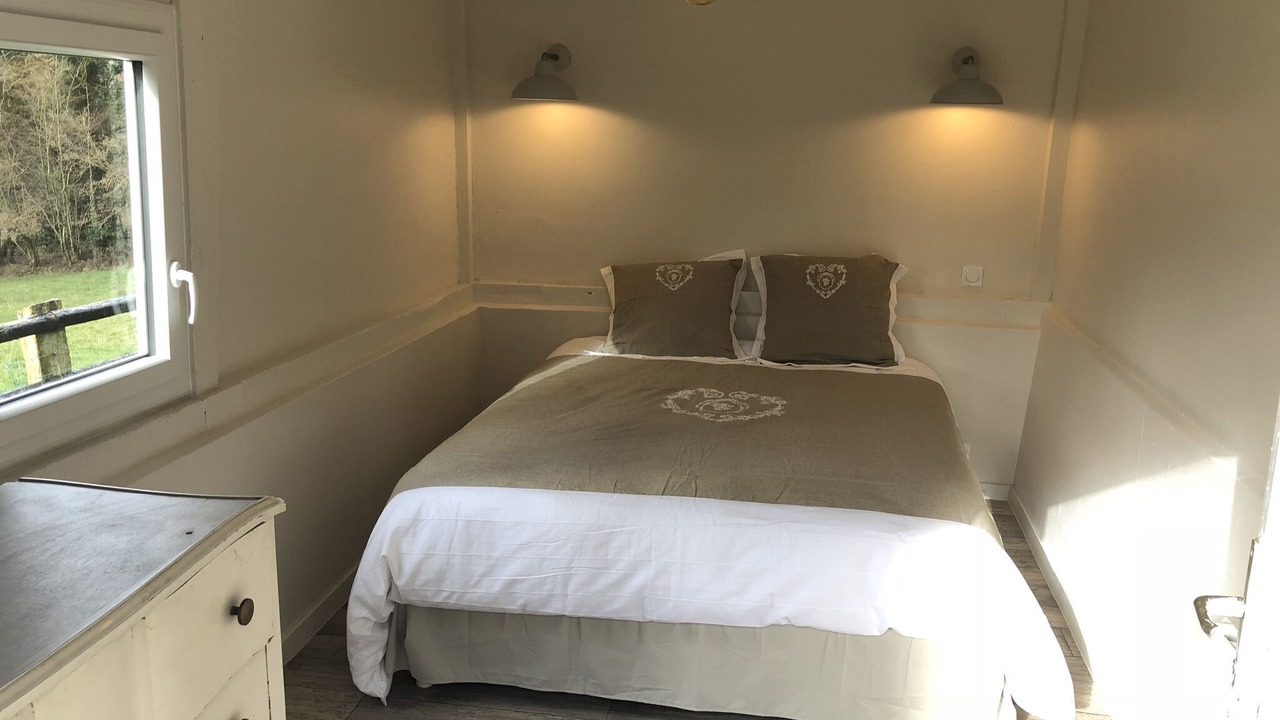 Photo of Bedroom in Genneville