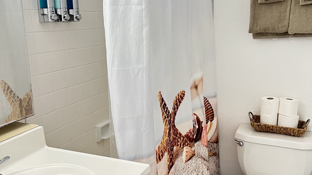 Photo of Bathroom in Diamond Head - Kapahulu - St. Louis