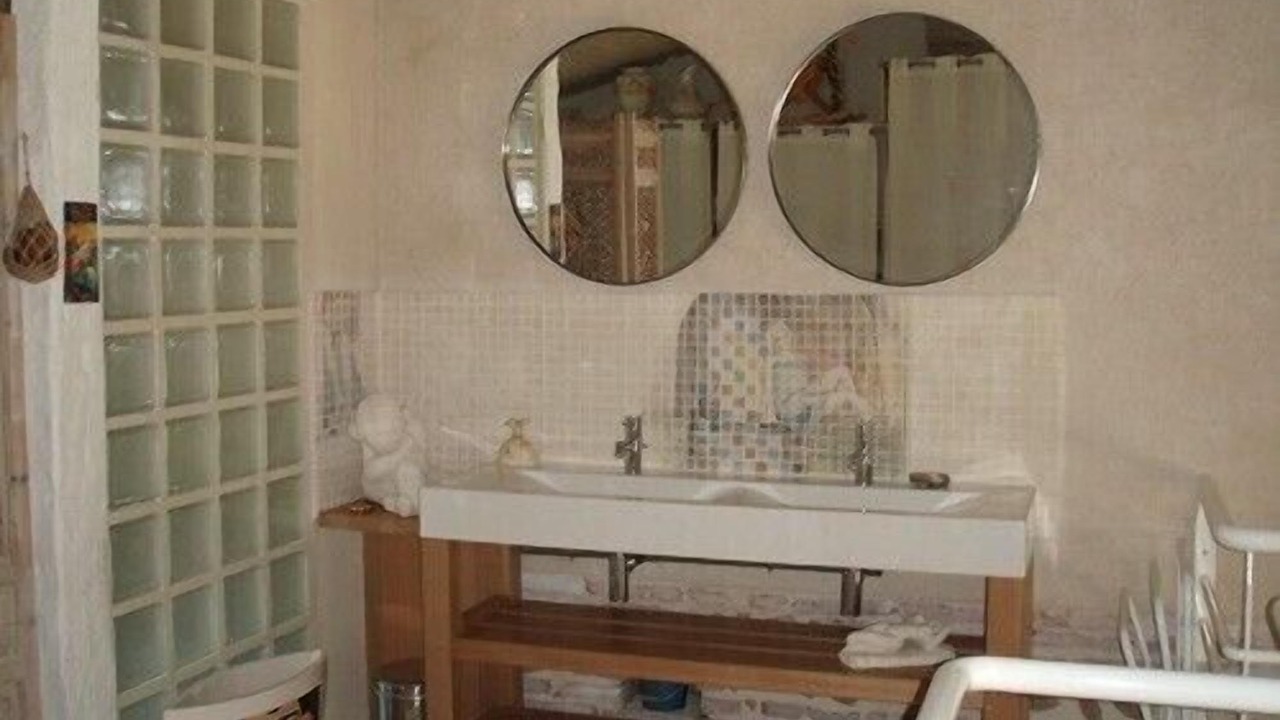 Photo of Bathroom in Esperce