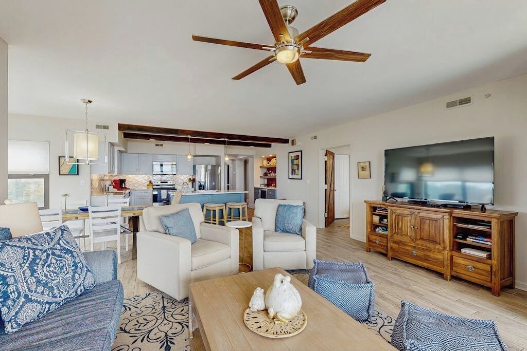 Photo of Livingroom in Litchfield by the Sea