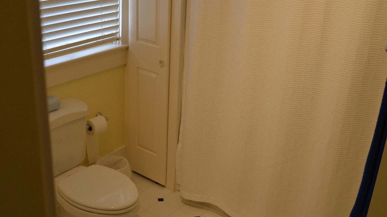 Photo of Bathroom in Cherokee Triangle