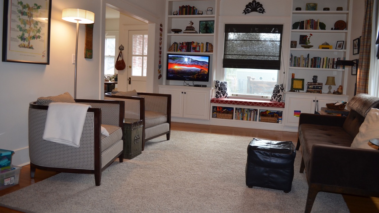 Photo of Livingroom in Cherokee Triangle