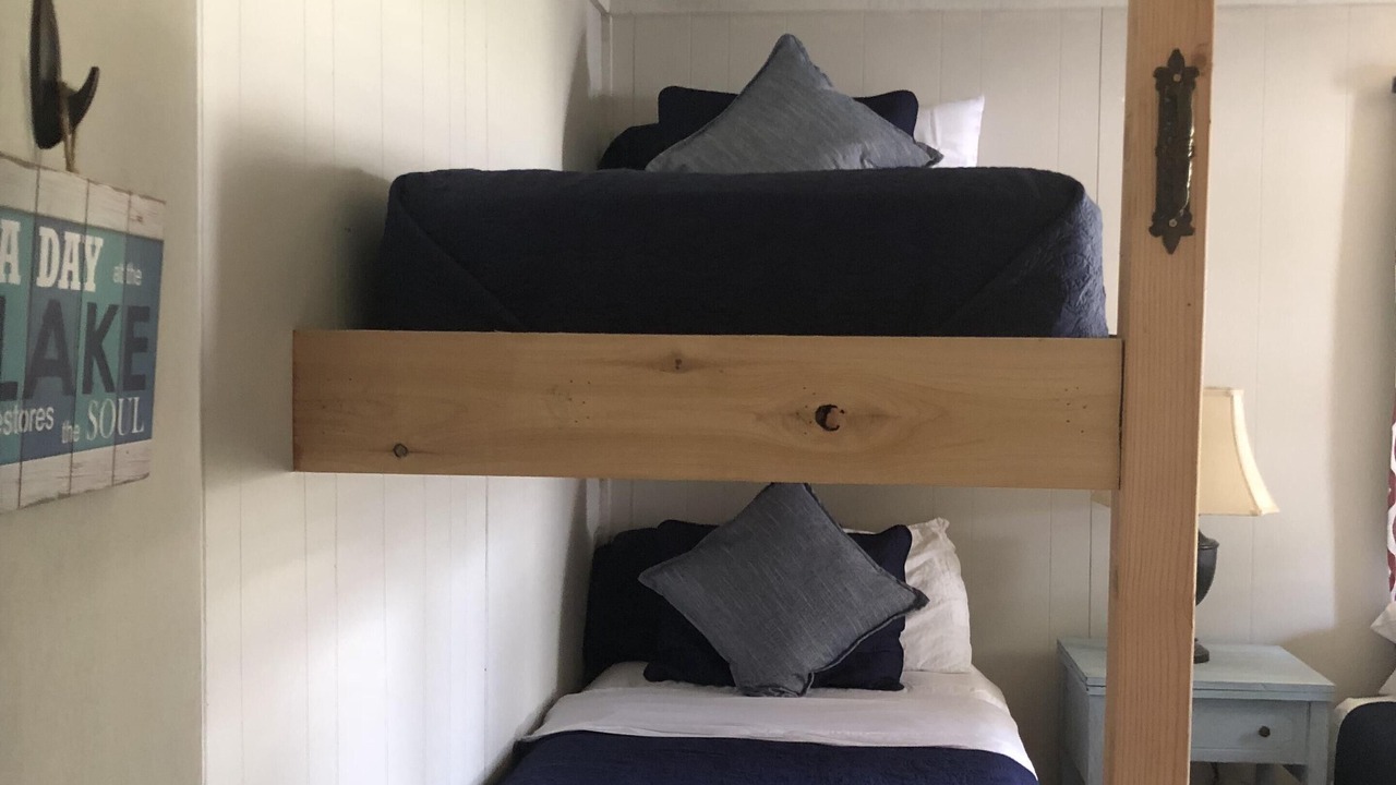 Photo of Bedroom in Springville