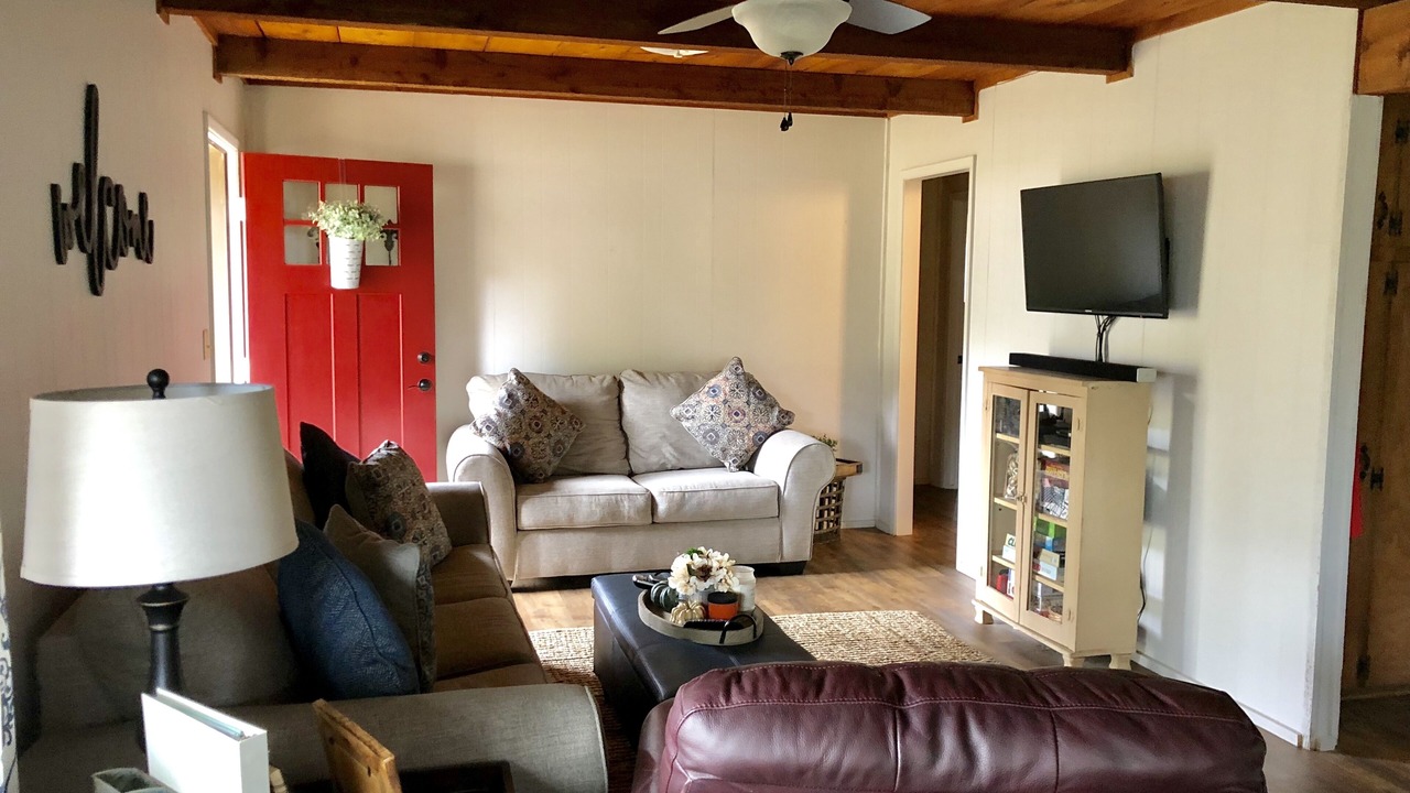 Photo of Livingroom in Springville