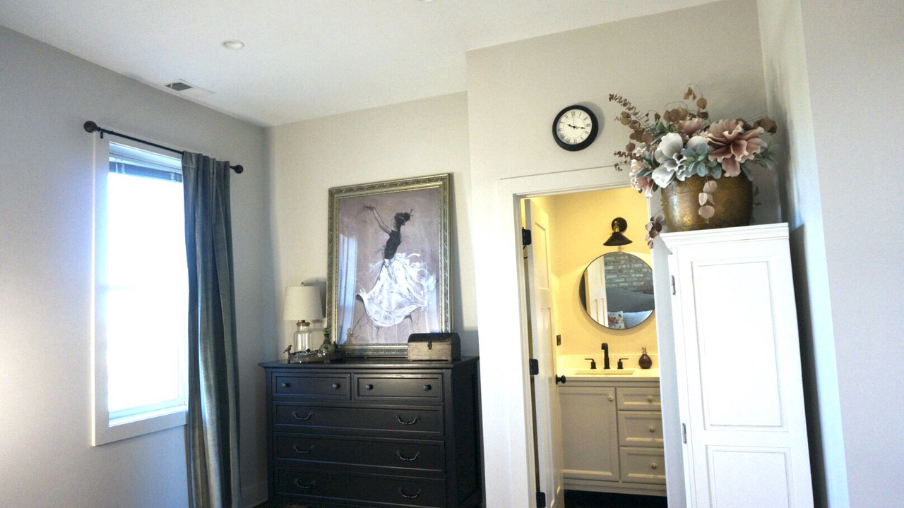 Photo of Bedroom in Rogers Park