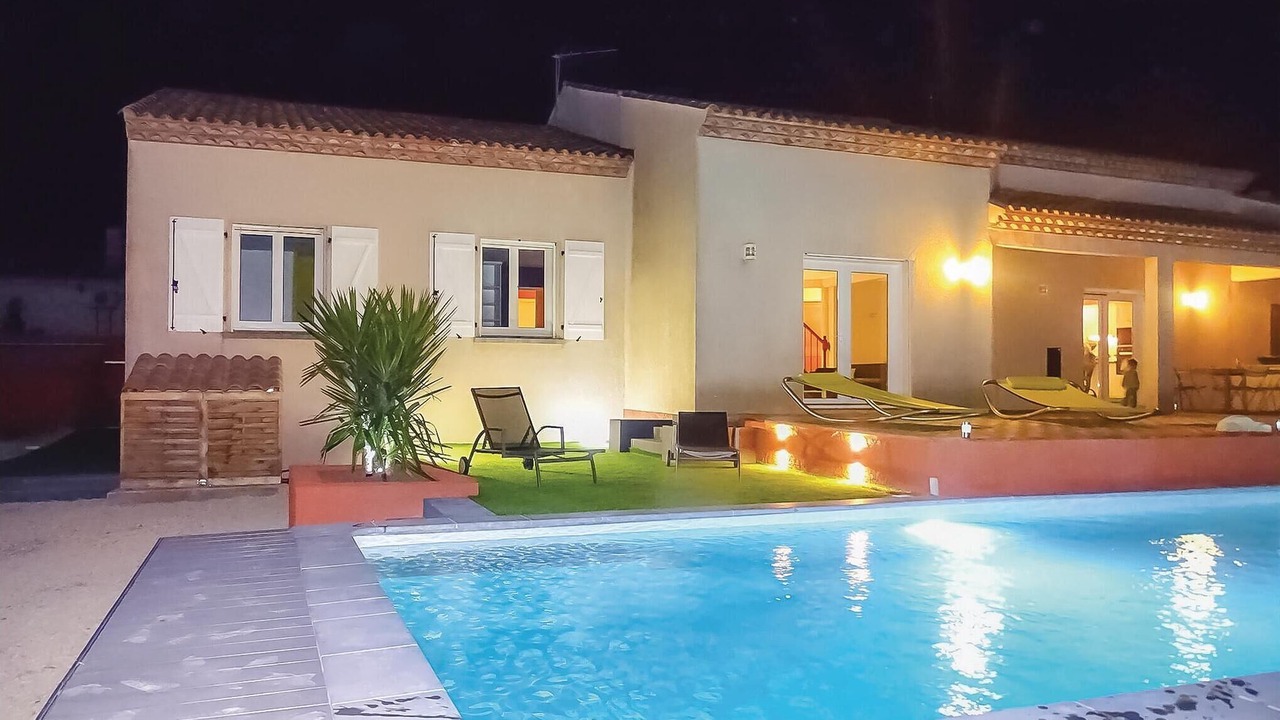 Photo of Others in Quarante