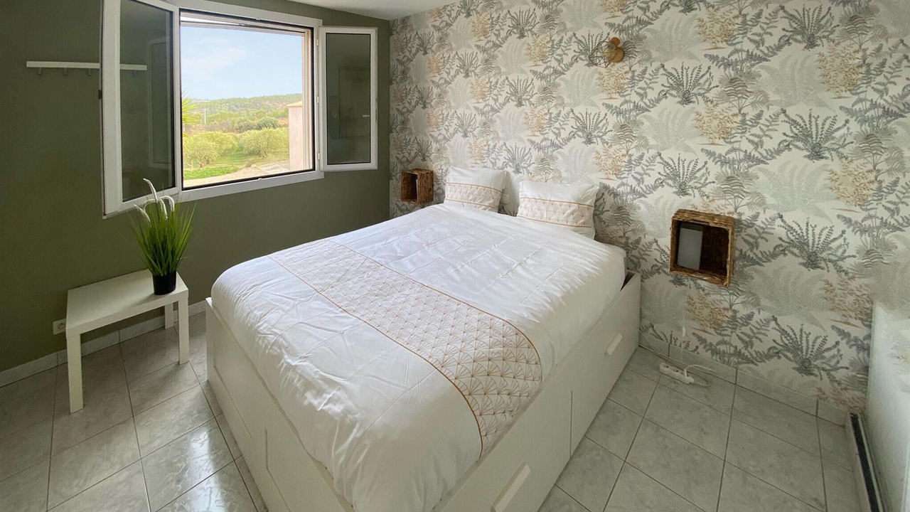 Photo of Others in Quarante