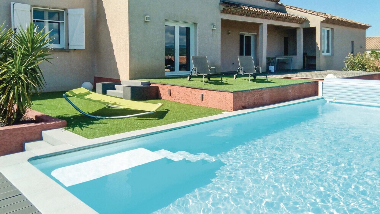 Photo of Others in Quarante