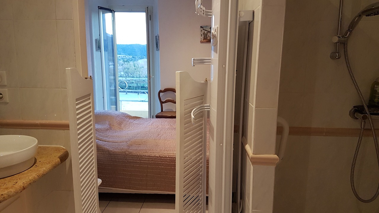Photo of Bathroom in Roquebrun
