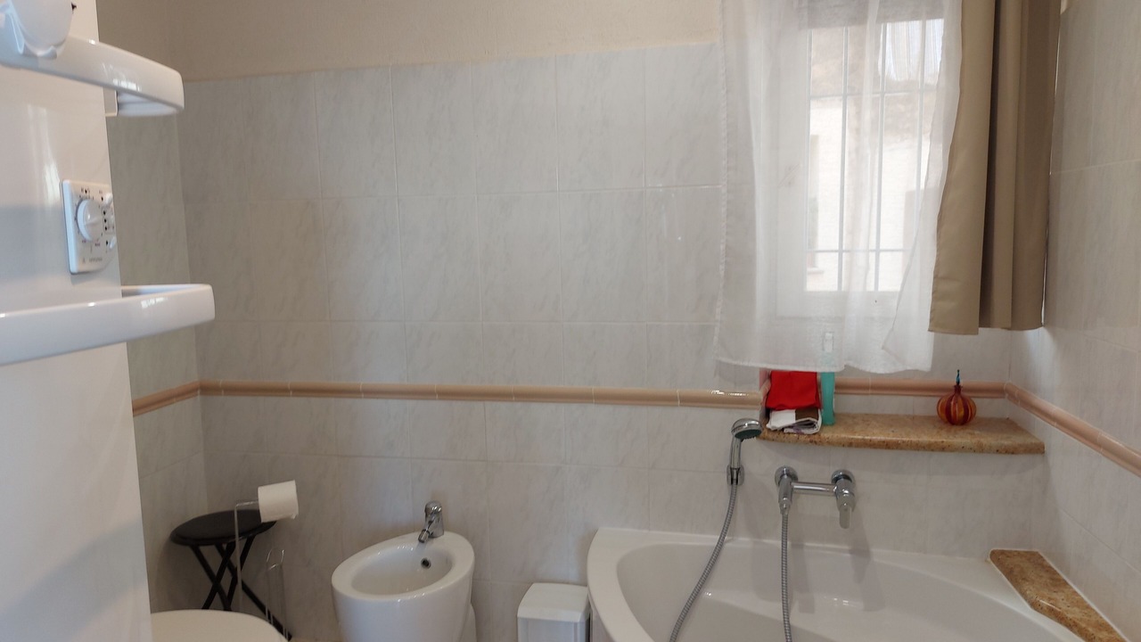 Photo of Bathroom in Roquebrun