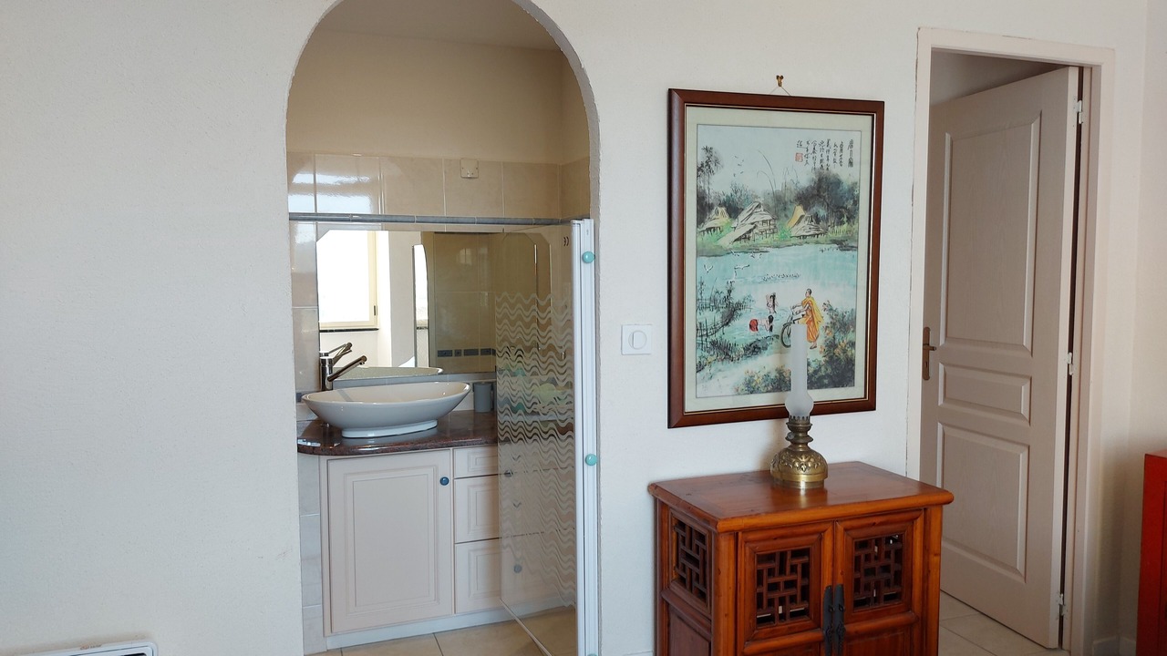 Photo of Bathroom in Roquebrun