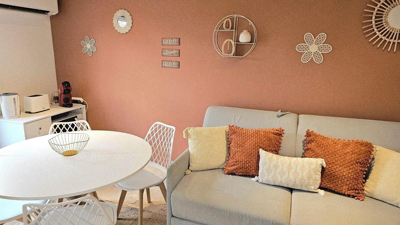 Photo of Livingroom in Caumont-sur-Durance