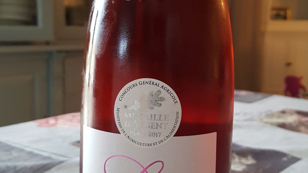 Photo of Others in Tavel