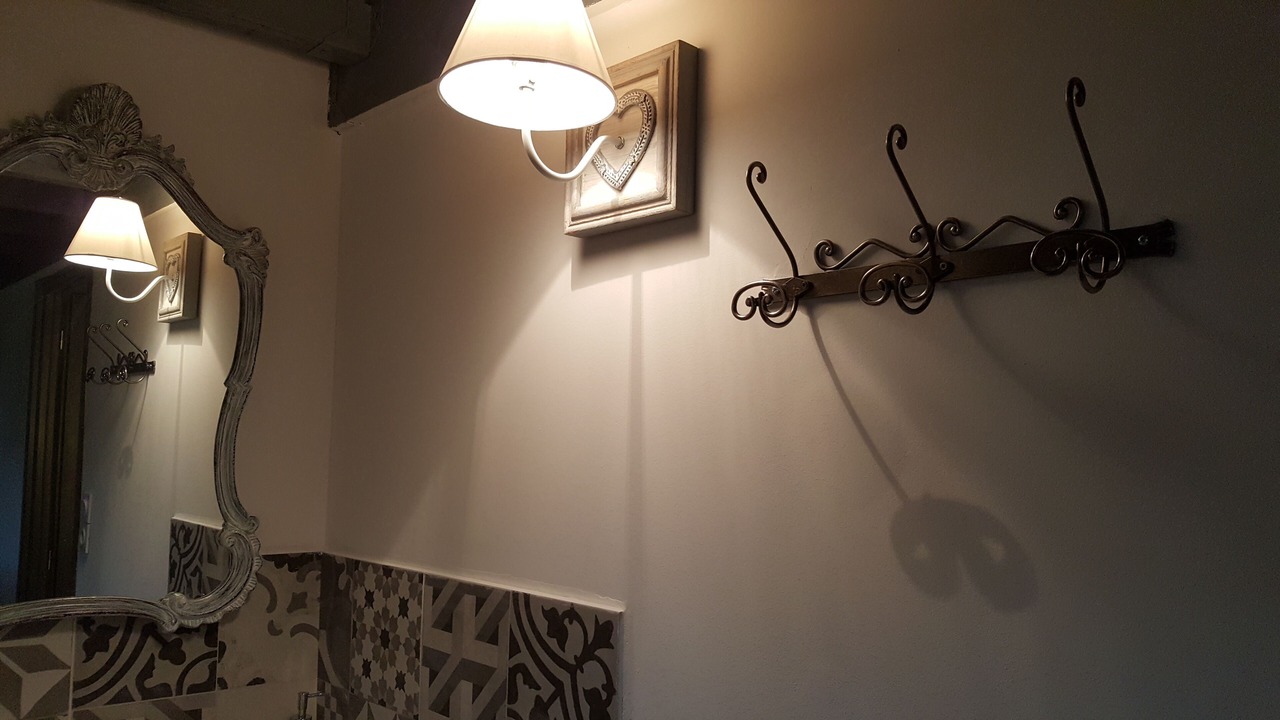 Photo of Others in Tavel