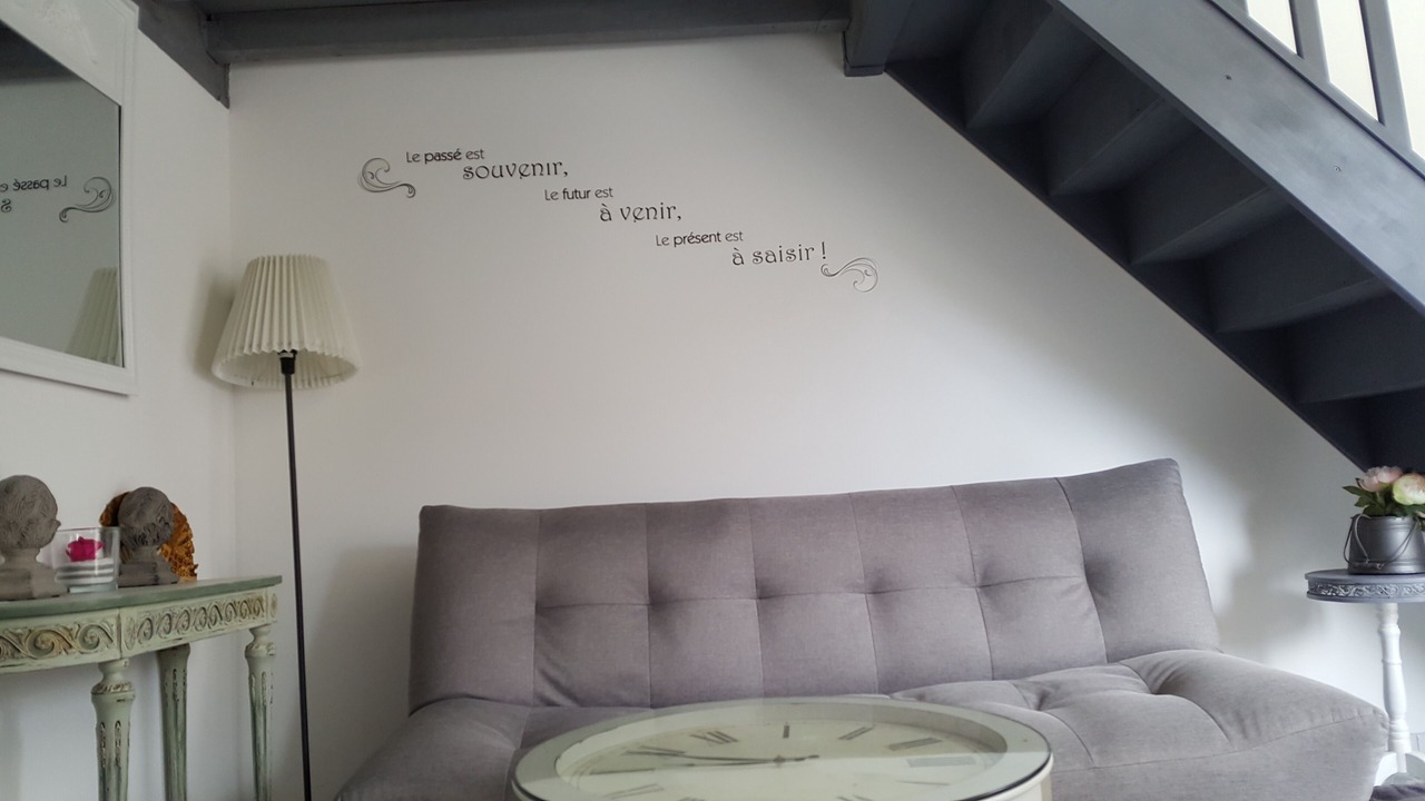 Photo of Others in Tavel