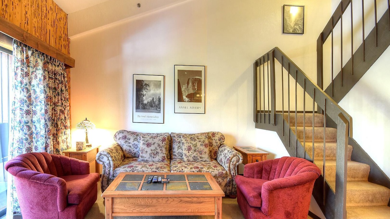 Photo of Livingroom in Yosemite West