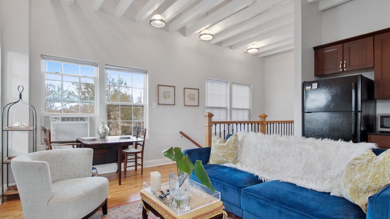 Photo of Livingroom in Freret