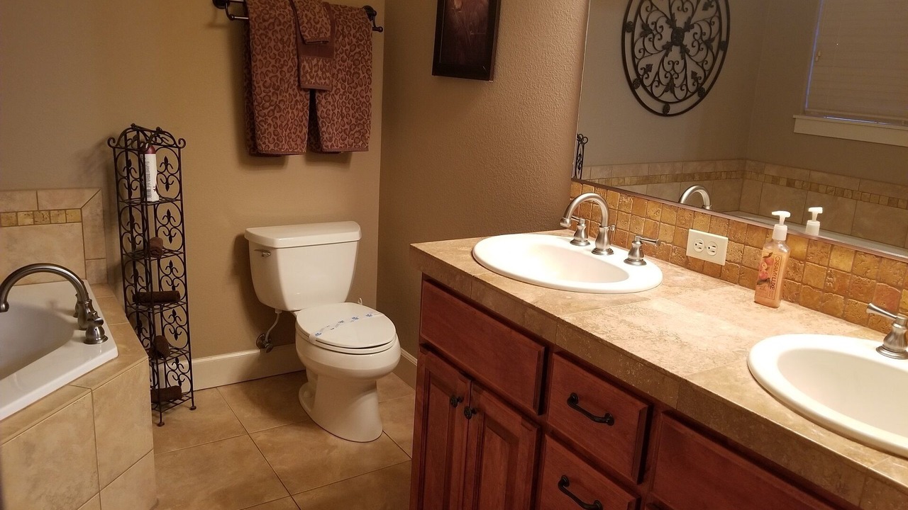 Photo of Bathroom in Roads End