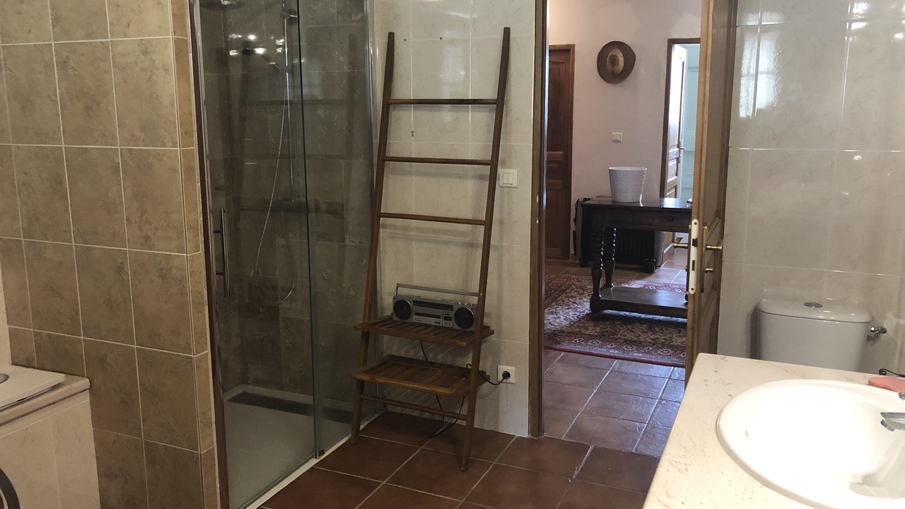 Photo of Bathroom in Saint-Jean-de-Valeriscle