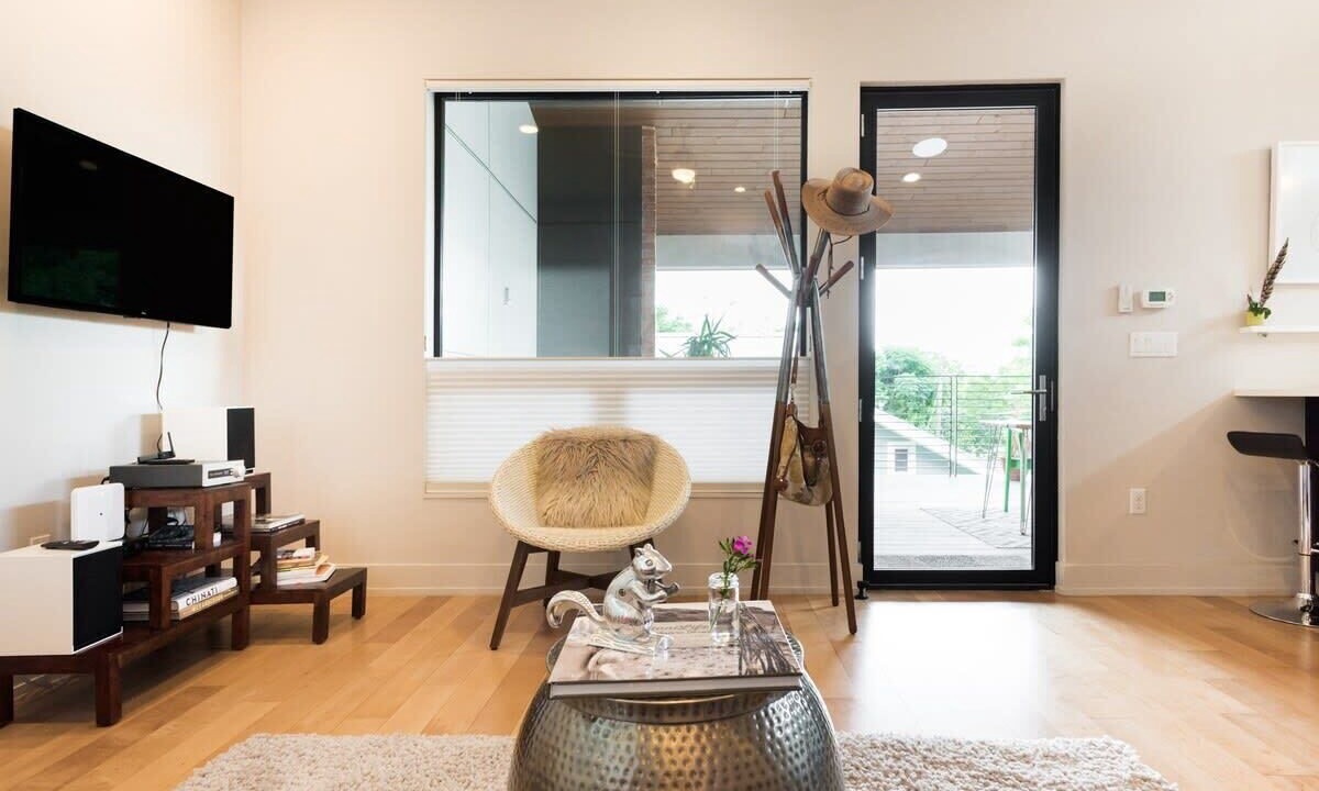 Photo of Livingroom in Greater South River City