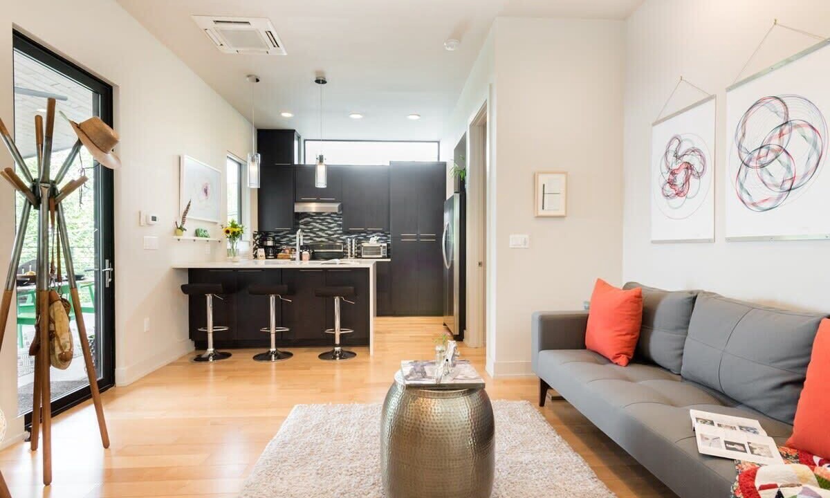 Photo of Livingroom in Greater South River City