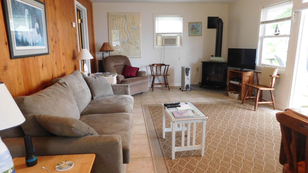 Photo of Livingroom in Cayuga
