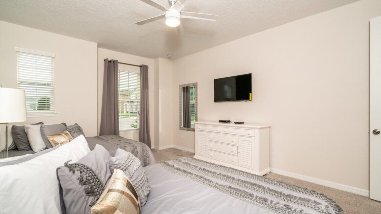 Photo of Bedroom in Bay Lake