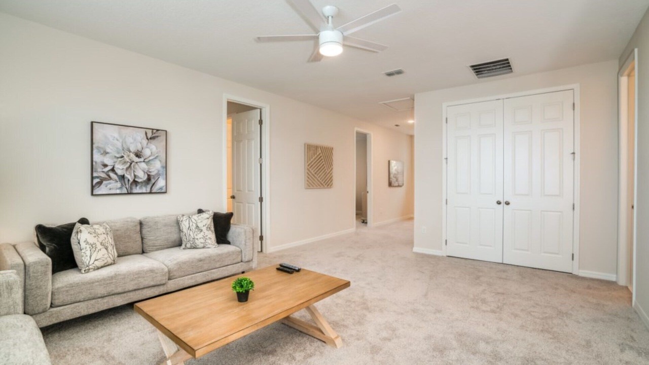 Photo of Livingroom in Bay Lake