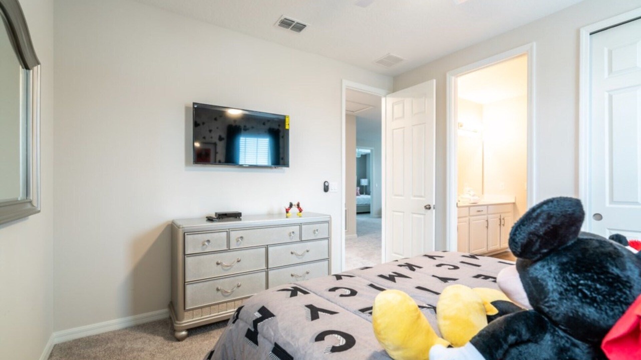 Photo of Bedroom in Bay Lake