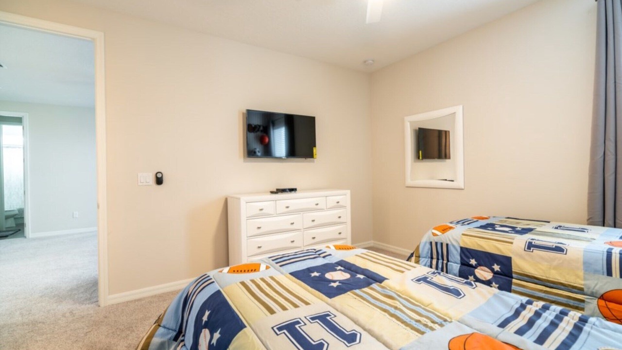 Photo of Bedroom in Bay Lake