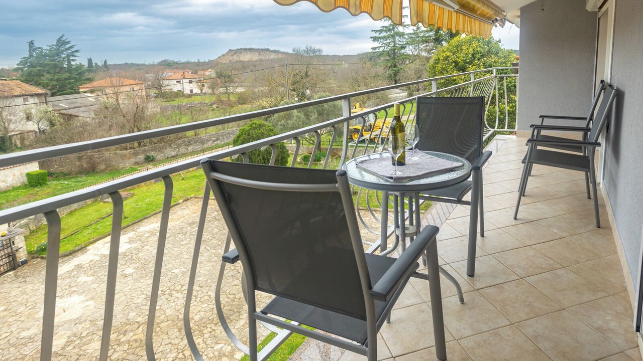 Photo of Patio Balcony in Matohanci
