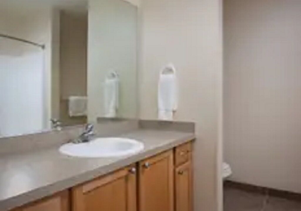 Photo of Bathroom in Gleneden Beach