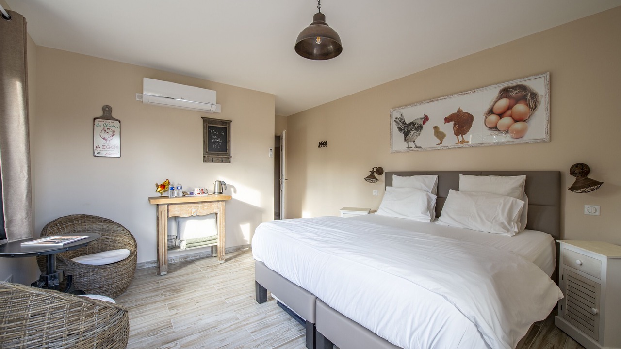 Photo of Bedroom in L'Isle-sur-la-Sorgue