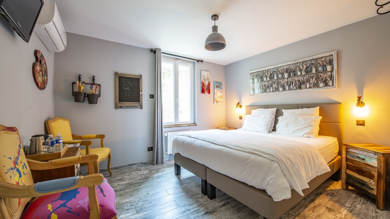 Photo of Bedroom in L'Isle-sur-la-Sorgue