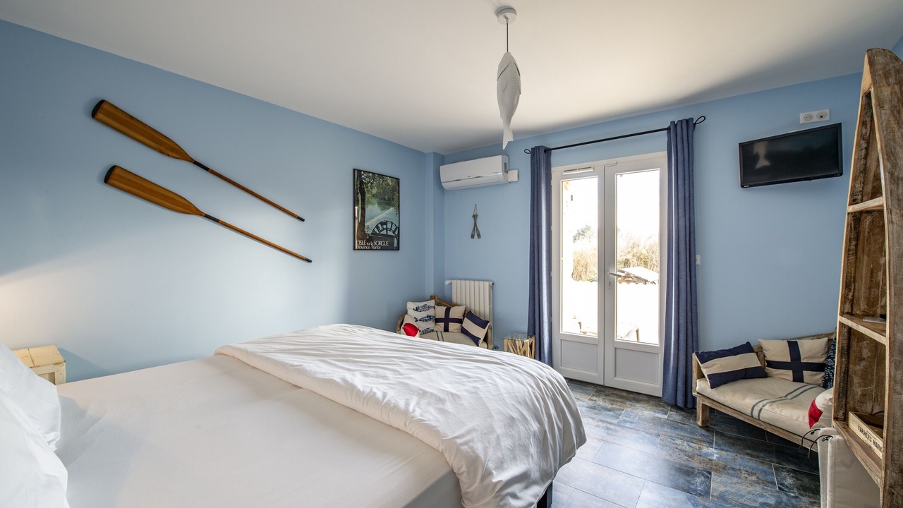 Photo of Bedroom in L'Isle-sur-la-Sorgue