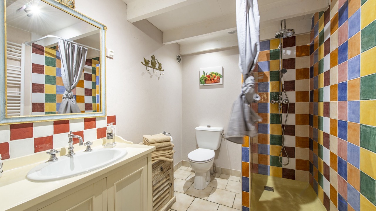 Photo of Bathroom in L'Isle-sur-la-Sorgue