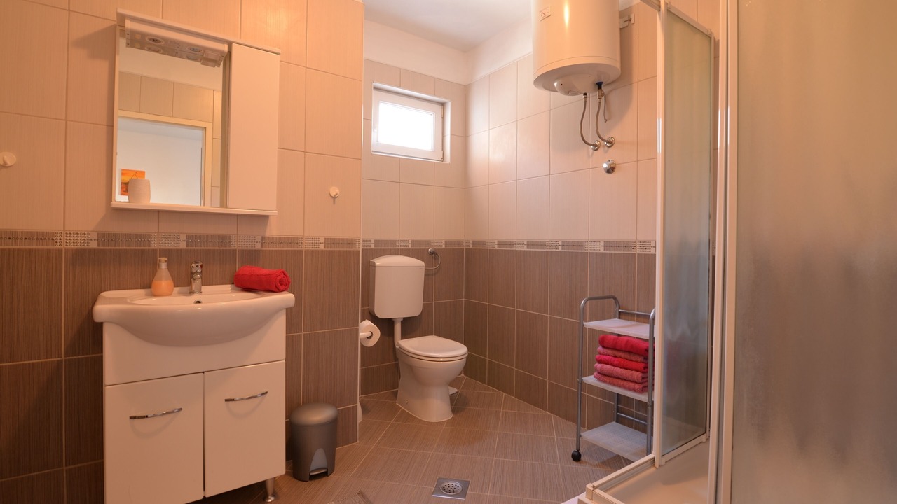 Photo of Bathroom in Tkon
