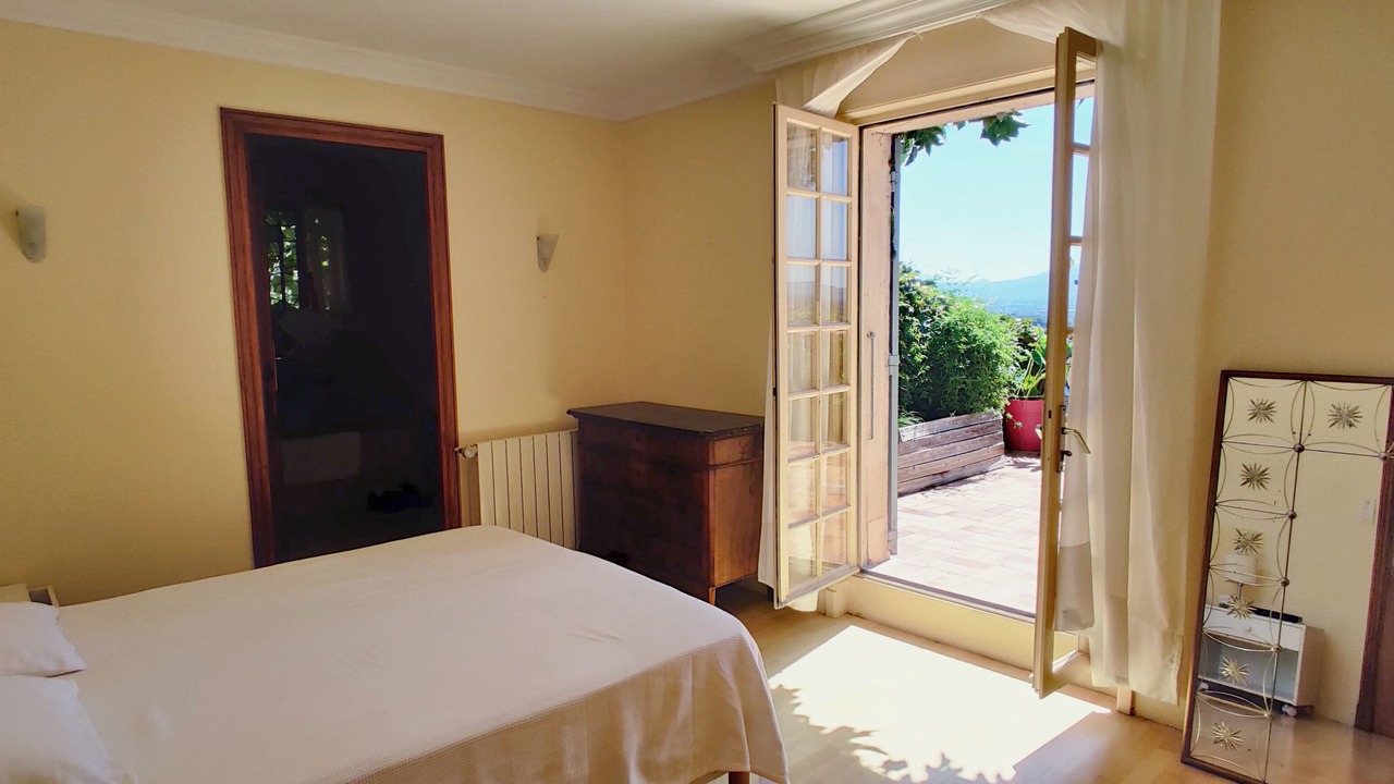 Photo of Bedroom in Savasse