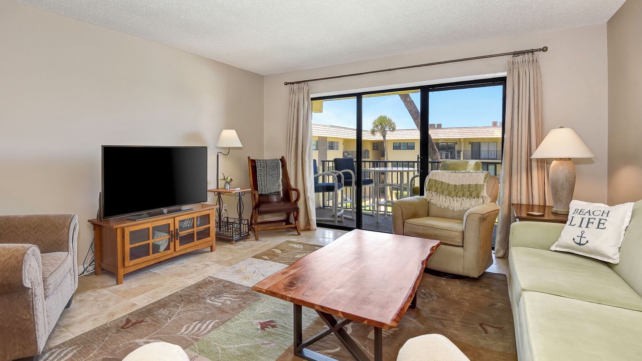 Photo of Livingroom in Breakers