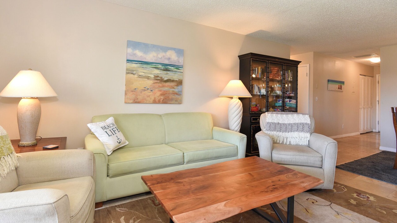 Photo of Livingroom in Breakers