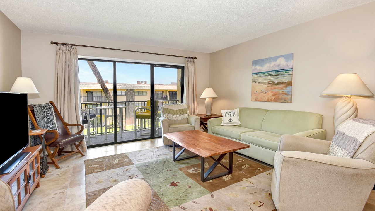 Photo of Livingroom in Breakers