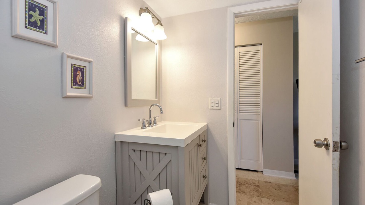 Photo of Bathroom in Breakers