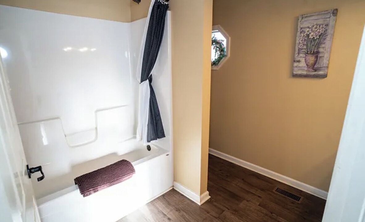 Photo of Bathroom in Attica