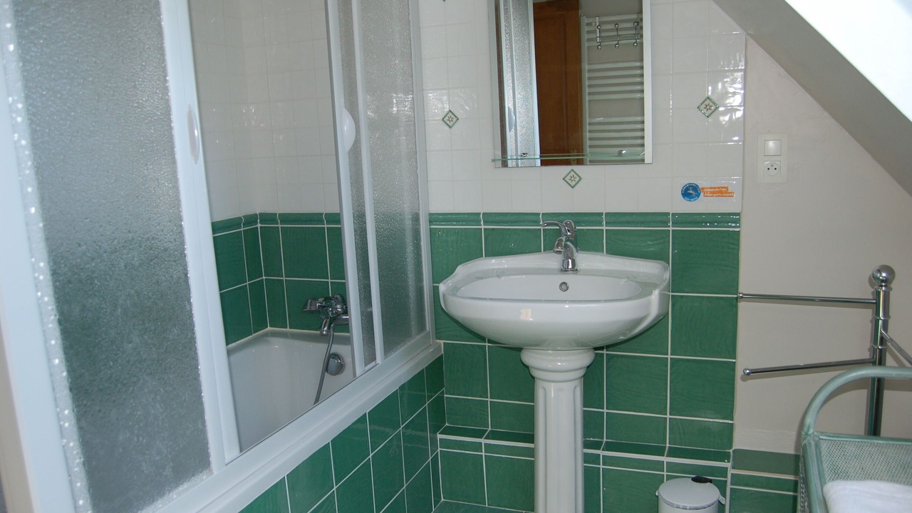 Photo of Bathroom in La Croix-en-Touraine